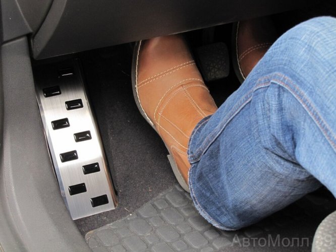 Подставка под левую ногу Alufrost Volkswagen Tiguan/ Skoda Octavia II / Skoda yeti (32-4048)