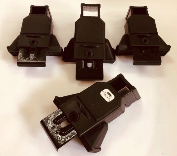 Багажник на крышу Amos TRAMP AM-4 (упоры)