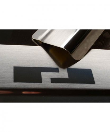 Накладки на пороги AluFrost Toyota Camry 8 с 2018г. (08-0706)