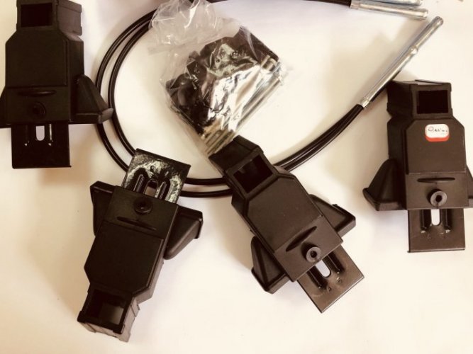 Багажник на крышу Amos TRAMP AM-5 (упоры)