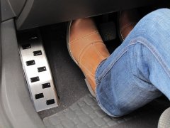 Подставка под левую ногу AluFrost Renault DUSTER 2010- (32-3938)