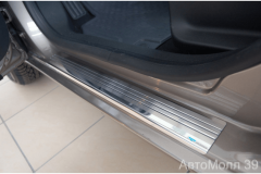 Накладки на пороги AluFrost Kia Rio 4  5 дв. с 2017 г. (08-1256)