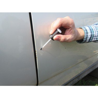 Штифт с кисточкой для царапин ЭТЮД (цвета в ассортименте)