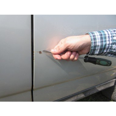 Штифт с кисточкой для царапин ЭТЮД (цвета в ассортименте)