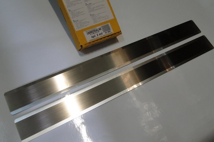 Накладки на пороги AluFrost универсальные (18-2001)