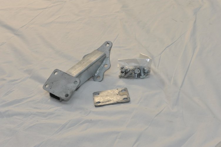 Кронштейн колеса запасного (R13/R16)